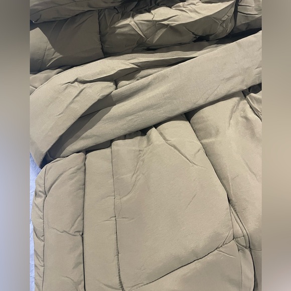 NWT GAP PrimaLoft® P.U.R.E. Puff jacket - Picture 5 of 7